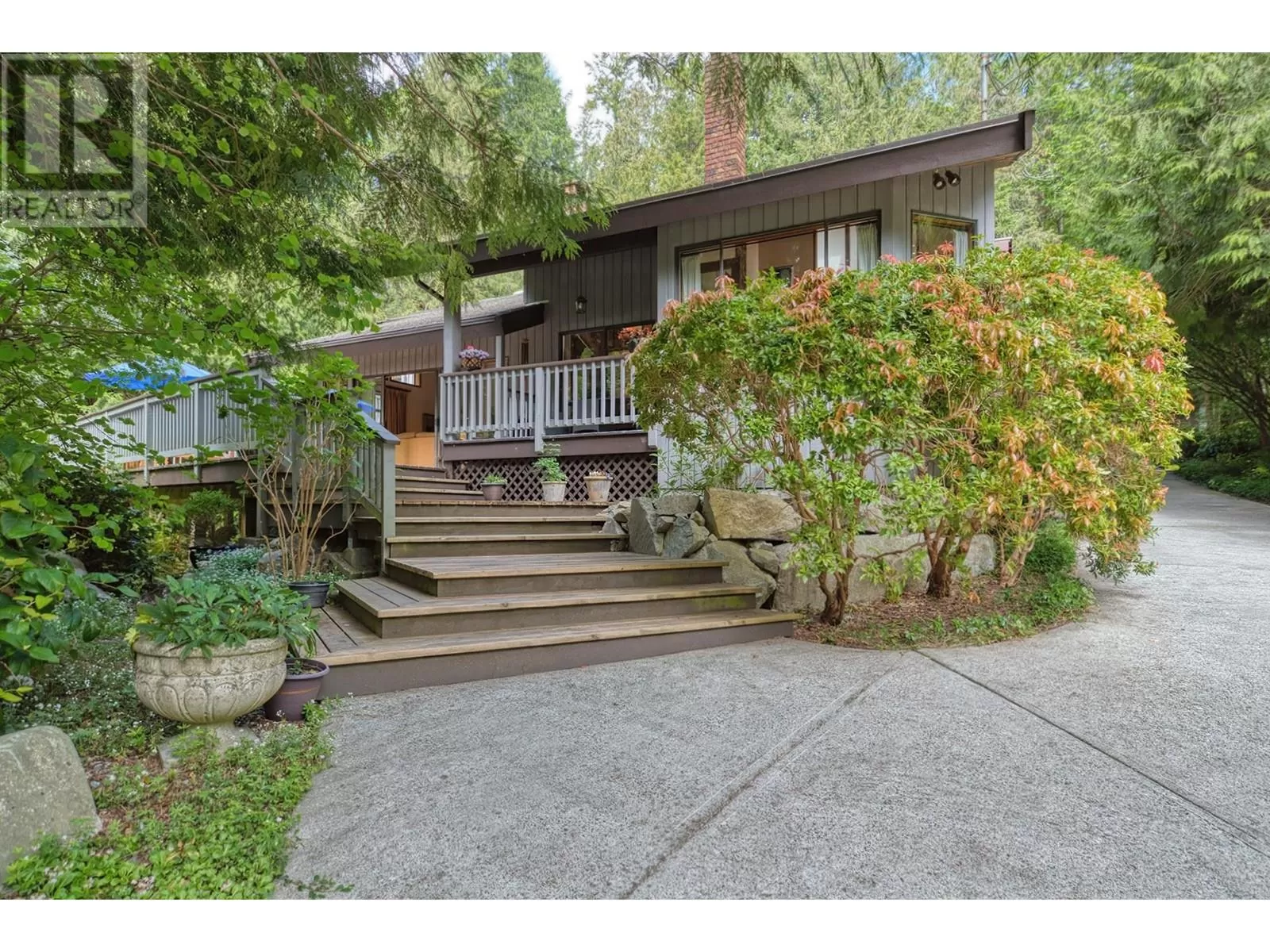 House for rent: 2024 Cassidy Road, Roberts Creek, British Columbia V0N 2W5