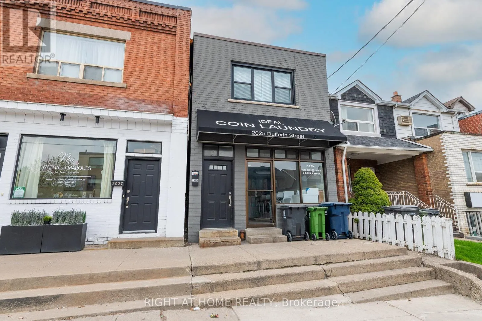 Residential Commercial Mix for rent: 2025 Dufferin Street, Toronto, Ontario M6E 3R3