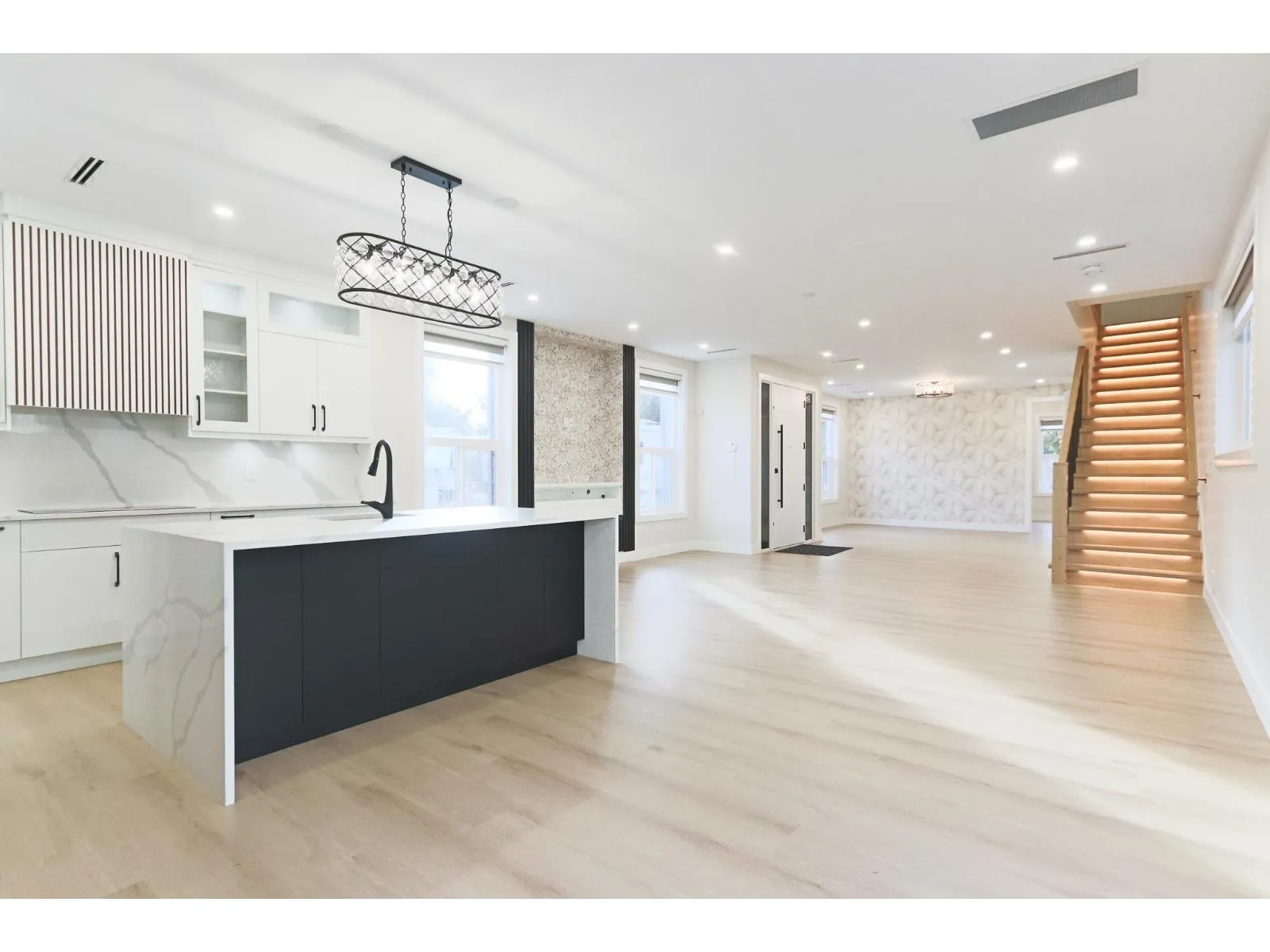 House for rent: 20265 98 Avenue, Langley, British Columbia V1M 3E4