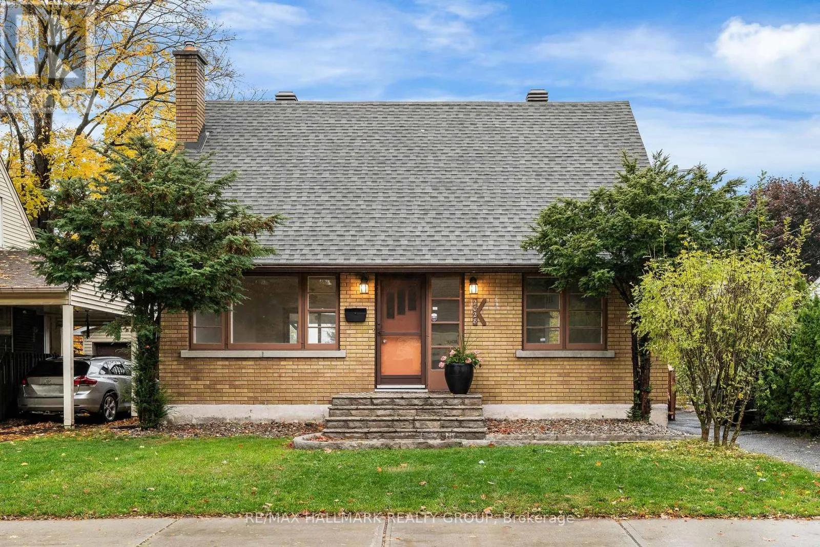 House for rent: 2028 Othello Avenue, Ottawa, Ontario K1G 2A6