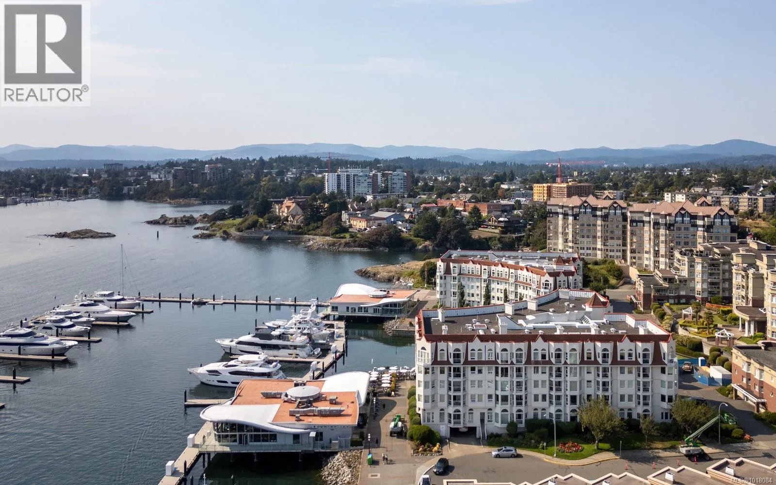 Apartment for rent: 203 11 Cooperage Pl, Victoria, British Columbia V9A 7J8