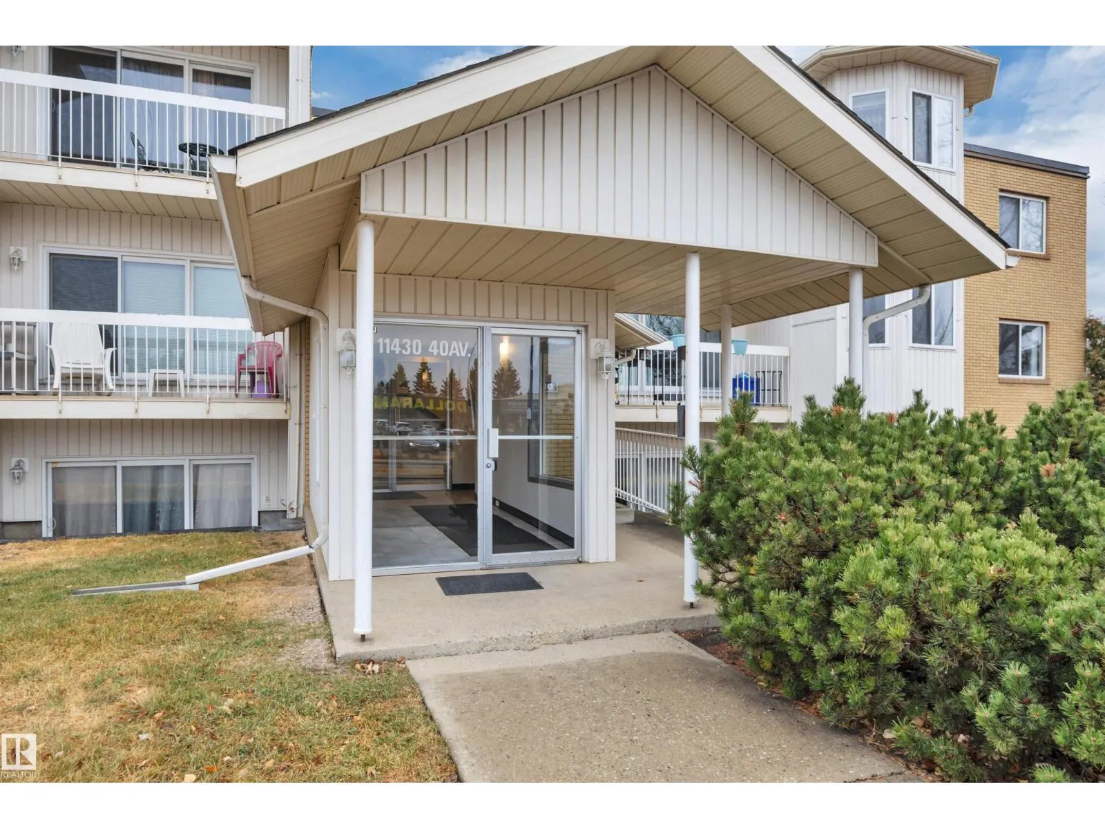 Apartment for rent: #203 11430 40 Av Nw, Edmonton, Alberta T6J 0R5