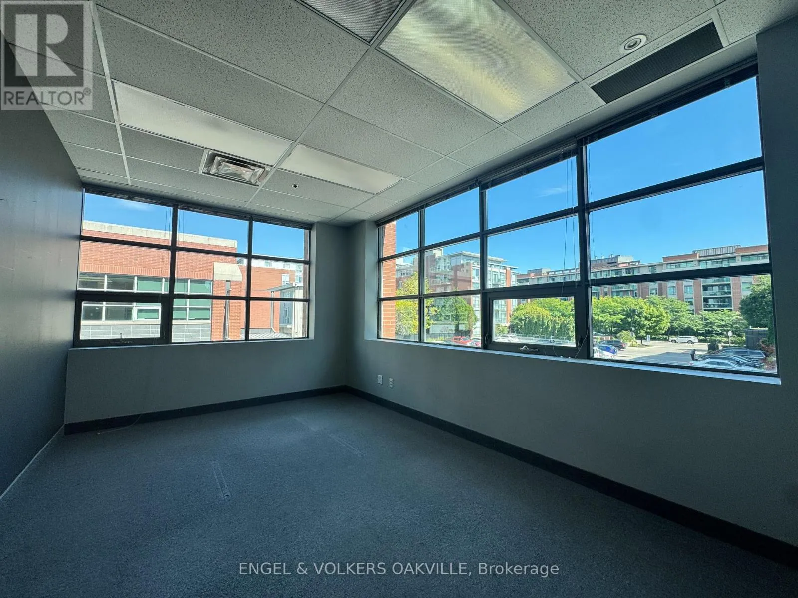 Offices for rent: 203 - 125 Lakeshore Road E, Mississauga, Ontario L5G 1E5