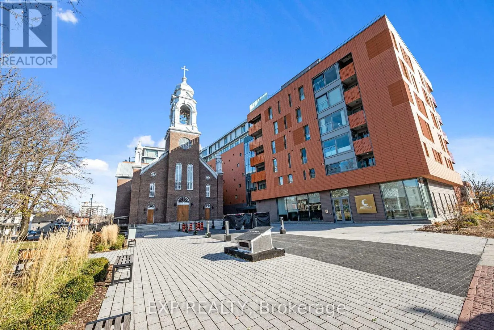 Apartment for rent: 203 - 135 Barrette Street, Ottawa, Ontario K1L 7Z9