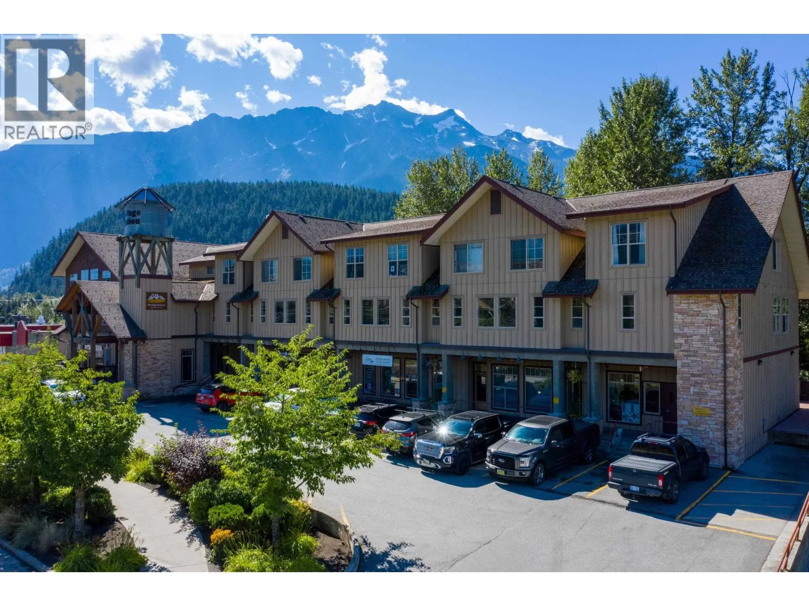 Apartment for rent: 203 1436 Portage Road, Pemberton, British Columbia V0N 2L1