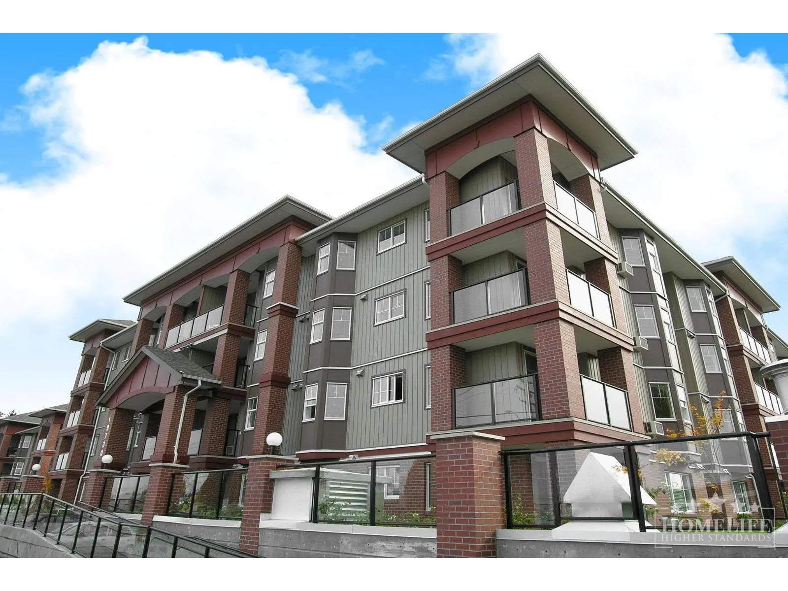 Apartment for rent: 203 19730 56 Avenue, Langley, British Columbia V3A 3X6