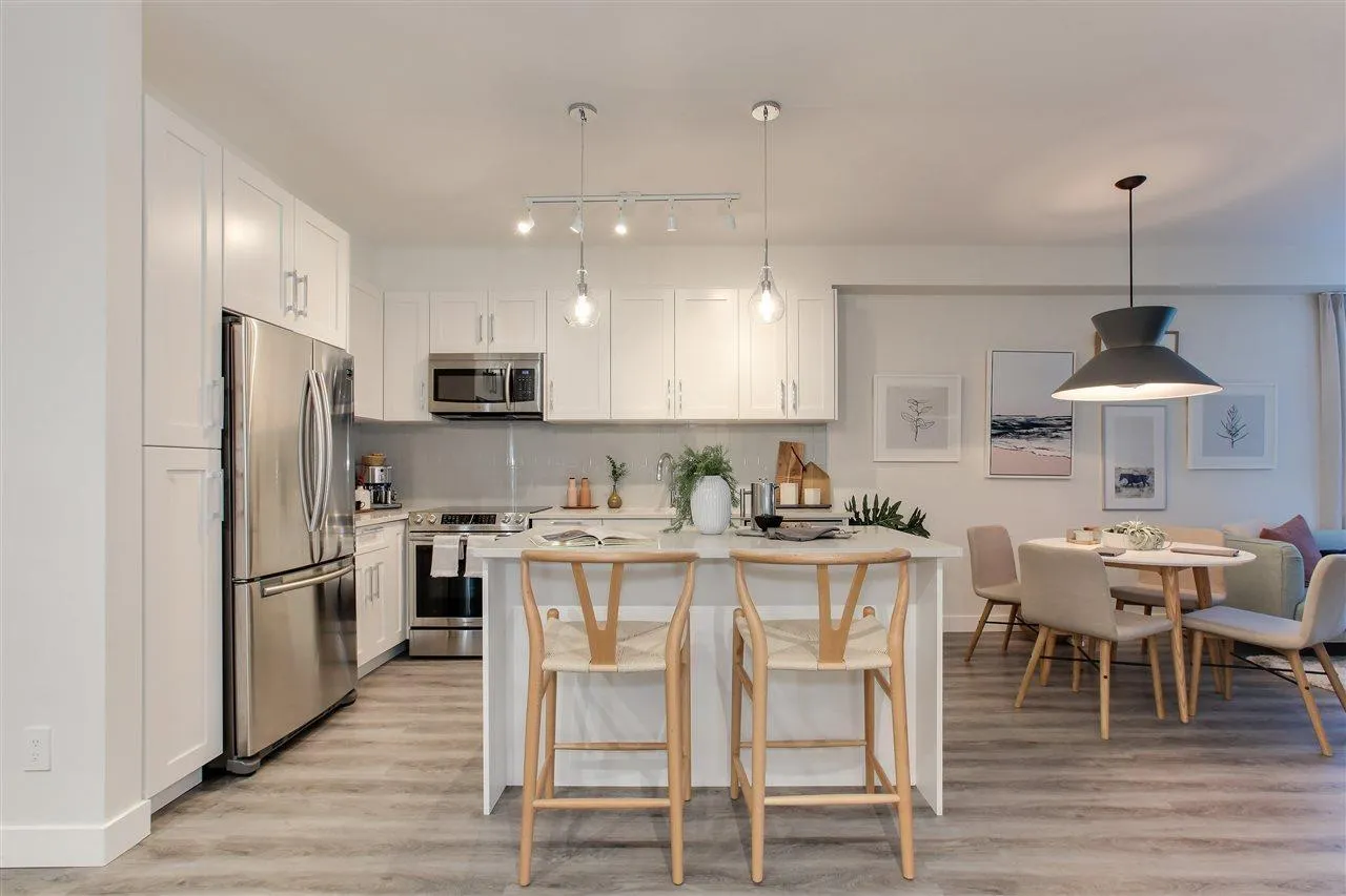 Apartment for rent: 203 20356 72b Avenue, Langley, British Columbia V2Y 4J9