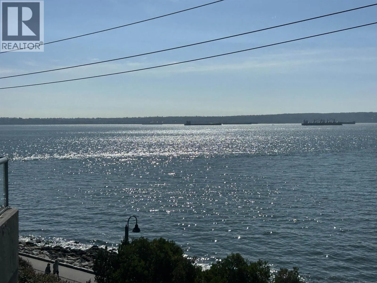 Apartment for rent: 203 2190 Argyle Avenue, West Vancouver, British Columbia V7V 1A4