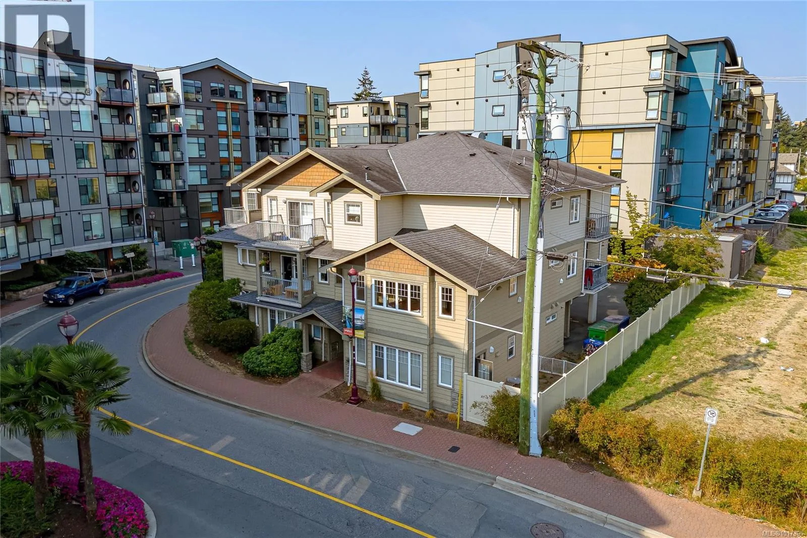 Apartment for rent: 203 2844 Bryn Maur Rd, Langford, British Columbia V9B 3T4