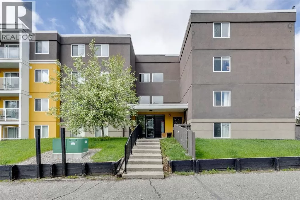 Apartment for rent: 203, 4455a Greenview Drive Ne, Calgary, Alberta T2E 6M1