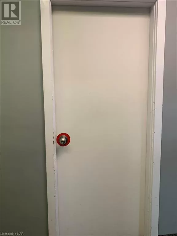 203 - 4786 Queen Street, Niagara Falls, Ontario L2E 2L8