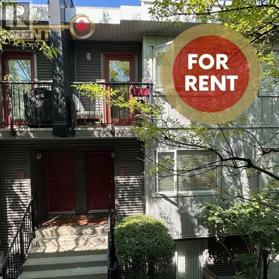 Row / Townhouse for rent: 203 668 W 6th Avenue, Vancouver, British Columbia V7R 4H5