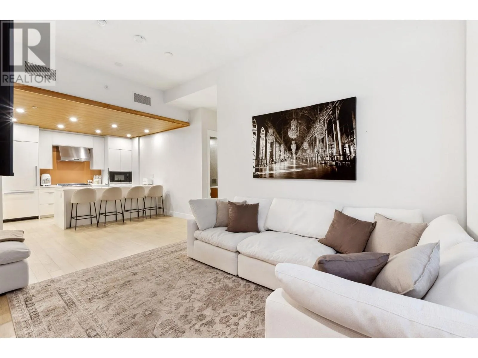 Row / Townhouse for rent: 203 6693 Nelson Avenue, West Vancouver, British Columbia V7X 2B2