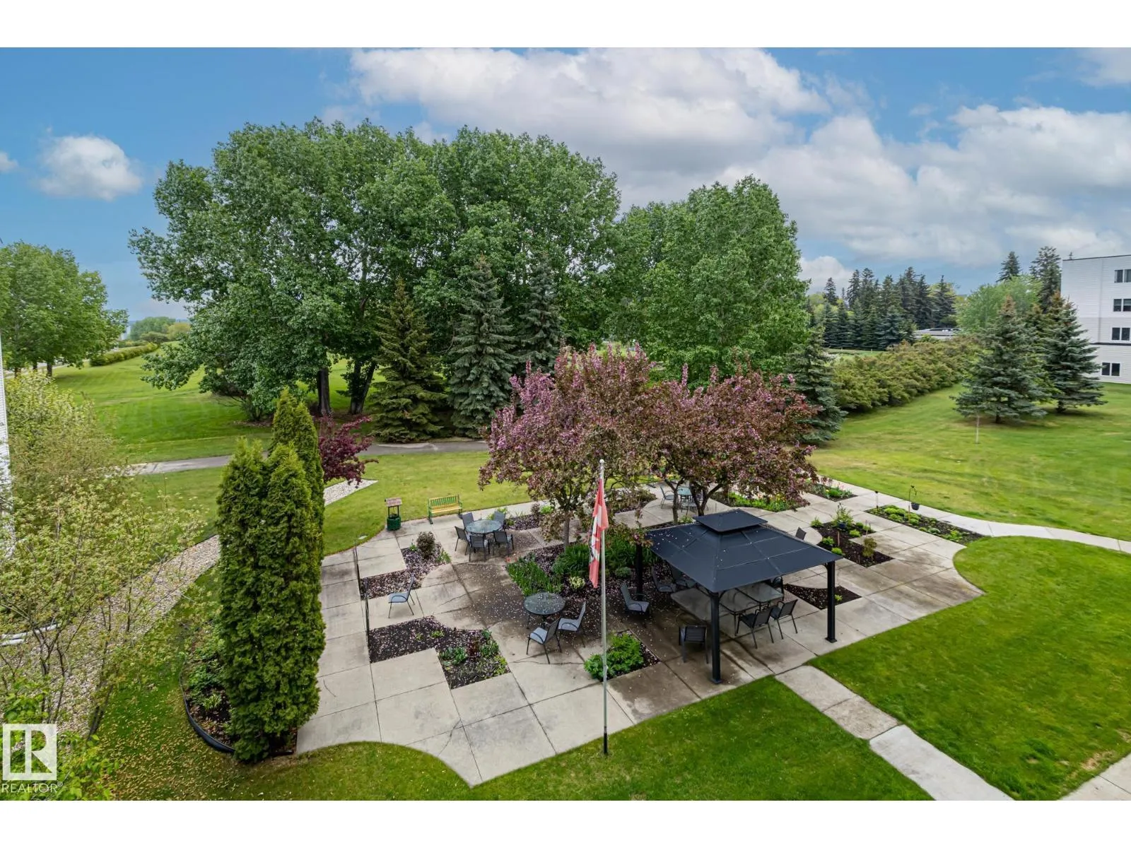 Apartment for rent: #203 78 Mckenney Av, St. Albert, Alberta T8N 1L9