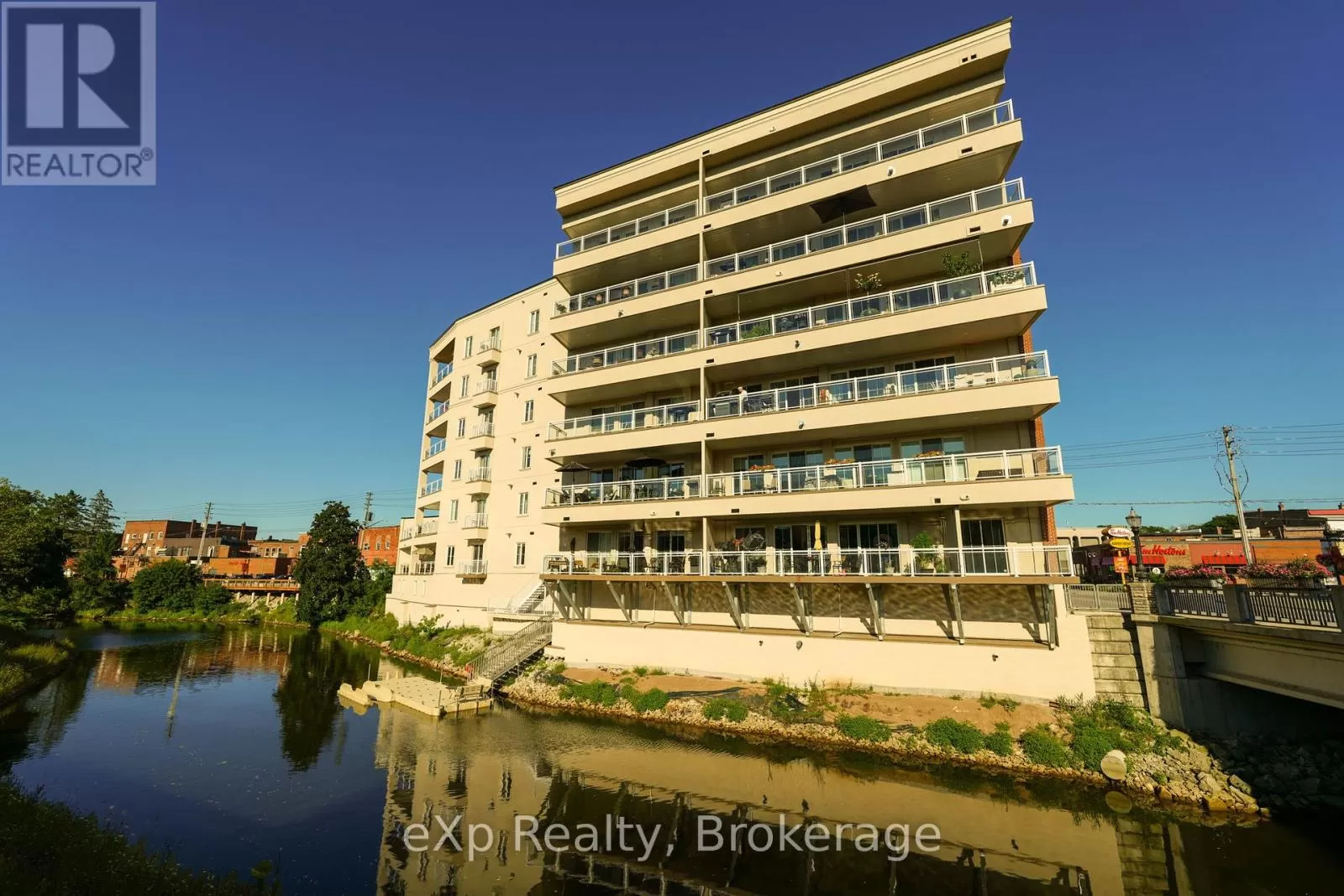 Apartment for rent: 203 - 80 9th Street E, Owen Sound, Ontario N4K 1N4