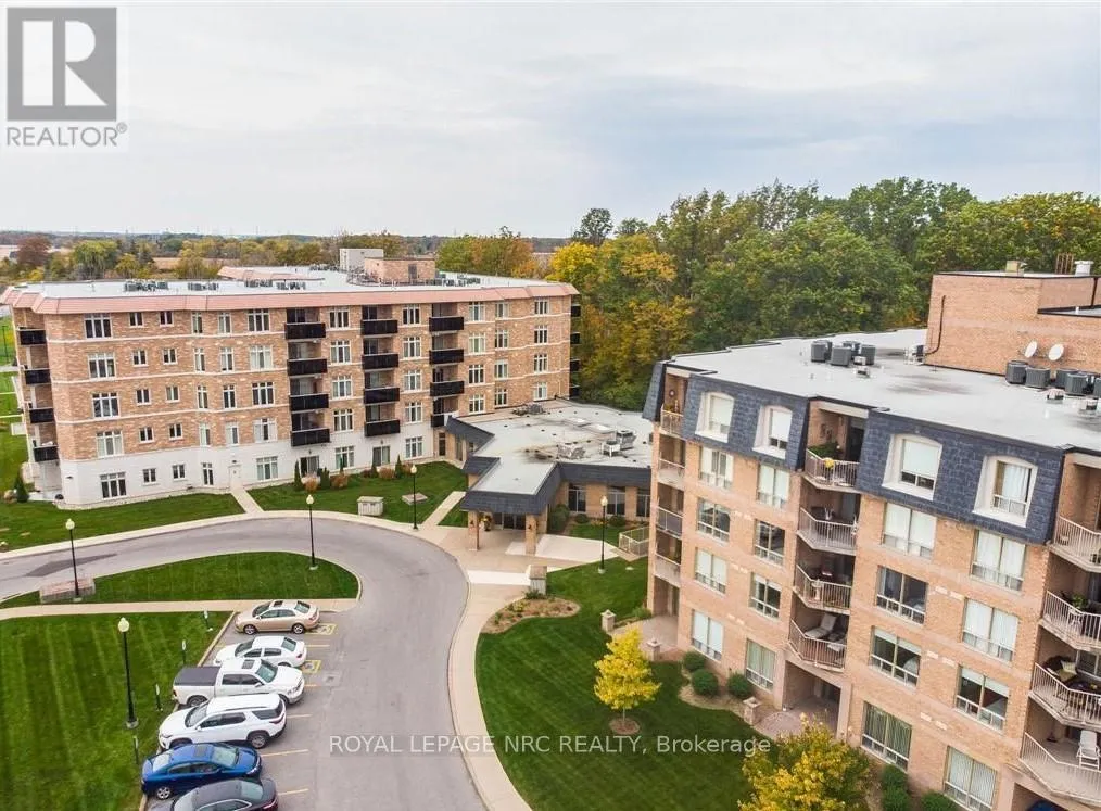 Apartment for rent: 203 - 8111 Forest Glen Drive, Niagara Falls, Ontario L2H 2Y7
