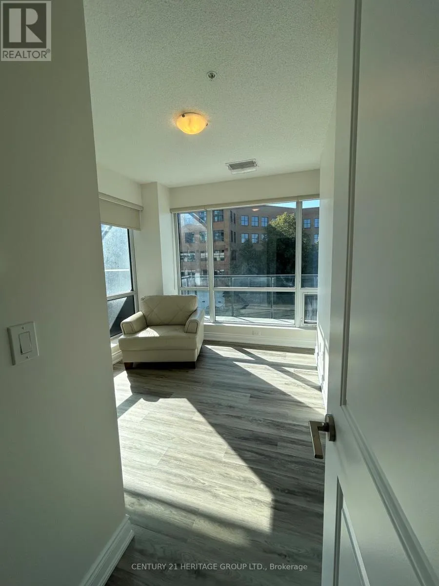 Apartment for rent: 203 - 9088 Yonge Street, Richmond Hill, Ontario L4C 0Y6