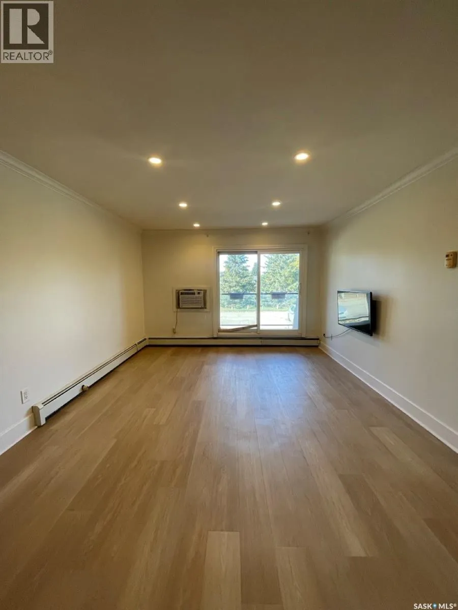 Apartment for rent: 203 929 Northumberland Avenue, Saskatoon, Saskatchewan S7L 3W8