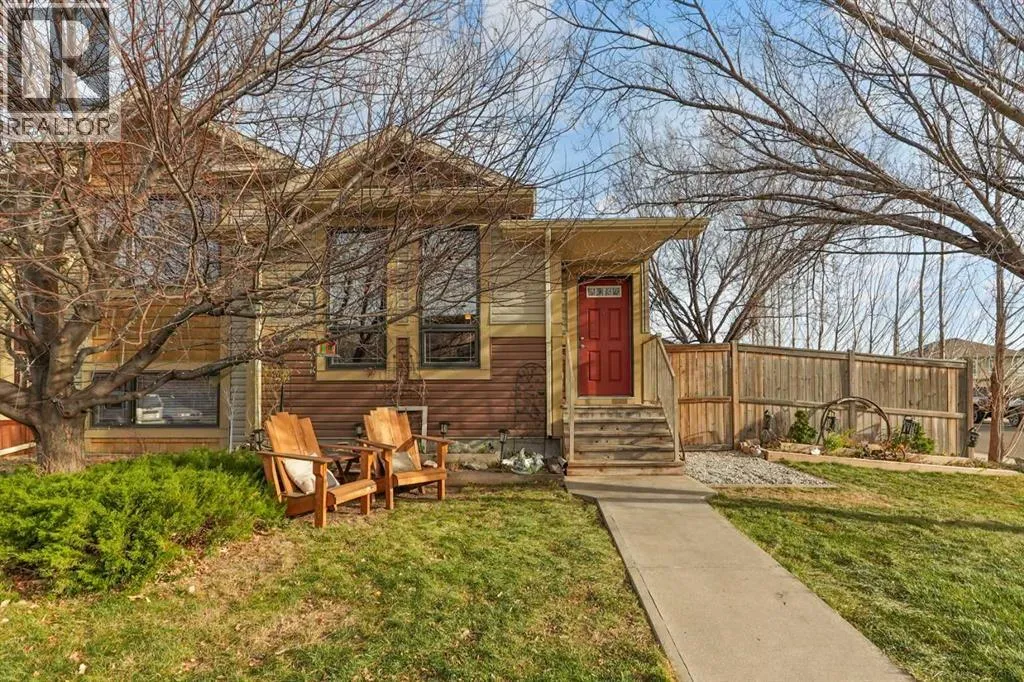 Duplex for rent: 203 Haru Moriyama Place N, Lethbridge, Alberta T1H 5W4