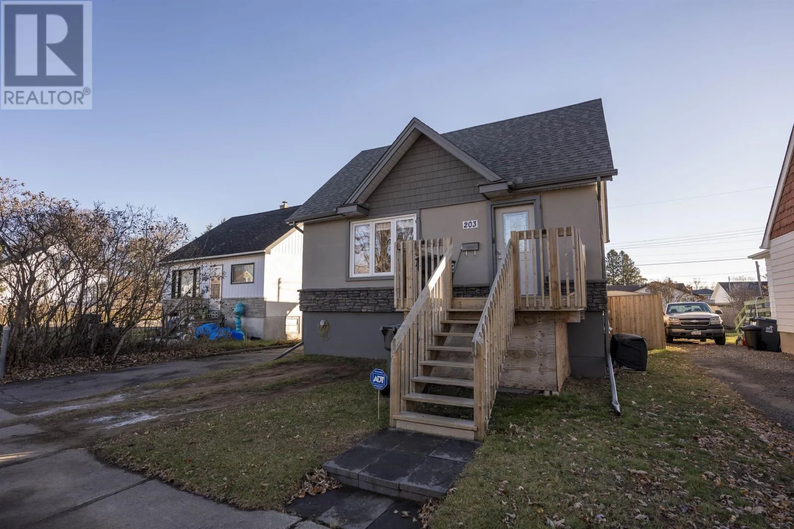 203 Kenogami S, Thunder Bay, Ontario P7B 4S2