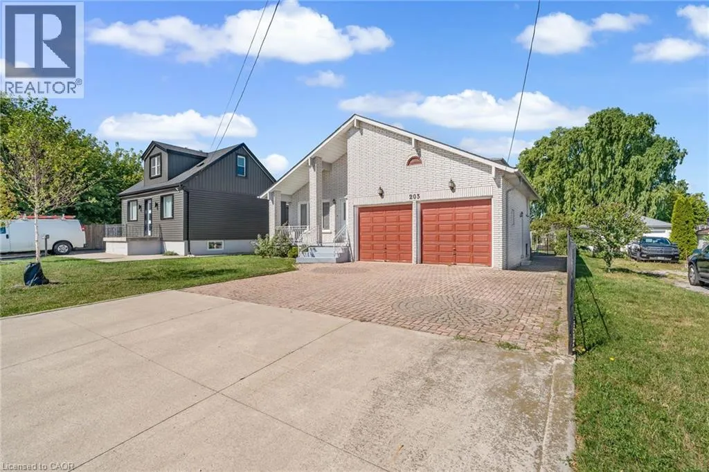 House for rent: 203 Margaret Avenue, Hamilton, Ontario L8E 2H9