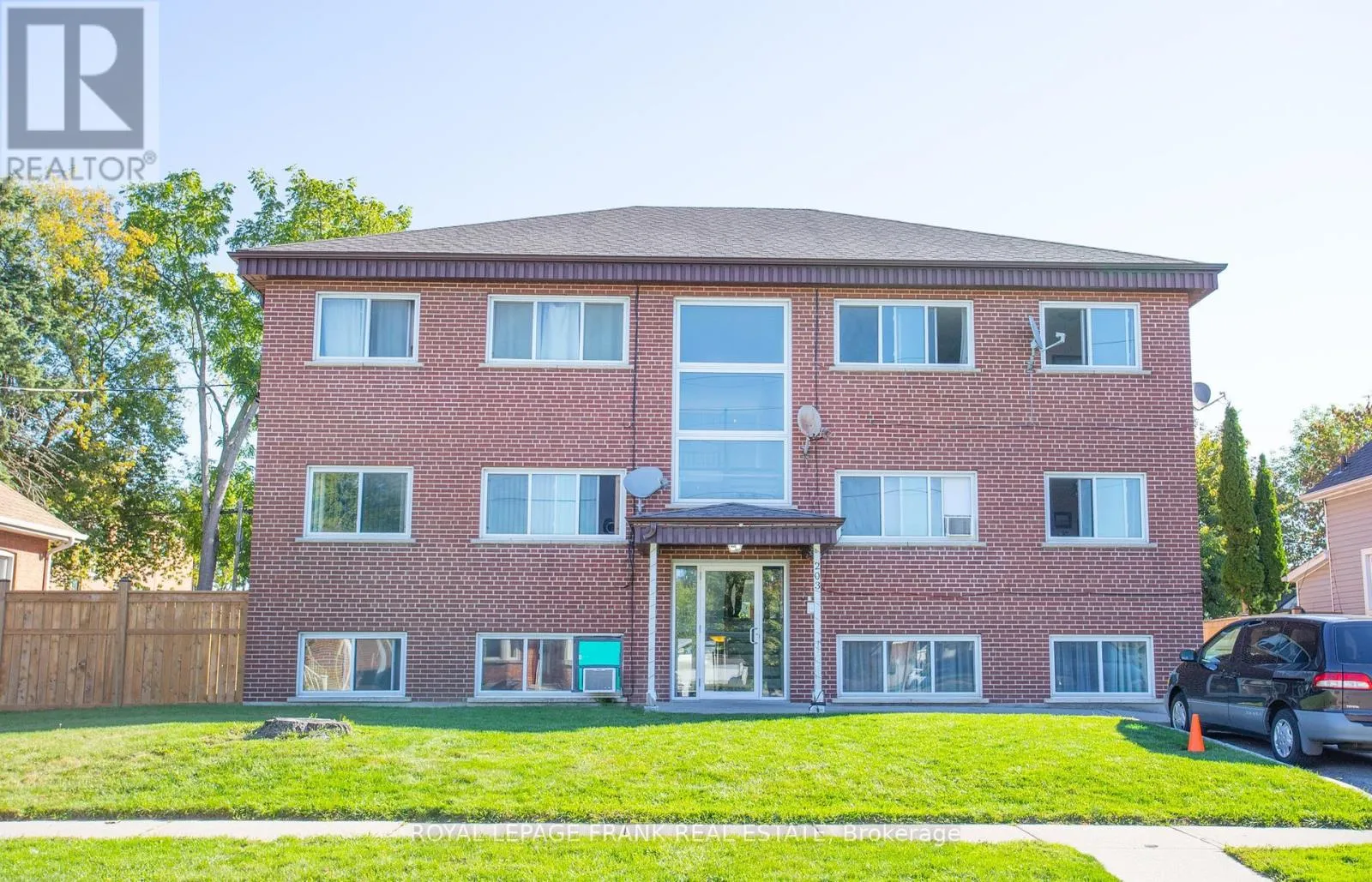 Multi-Family for rent: 203 Oshawa Boulevard S, Oshawa, Ontario L1H 5R6