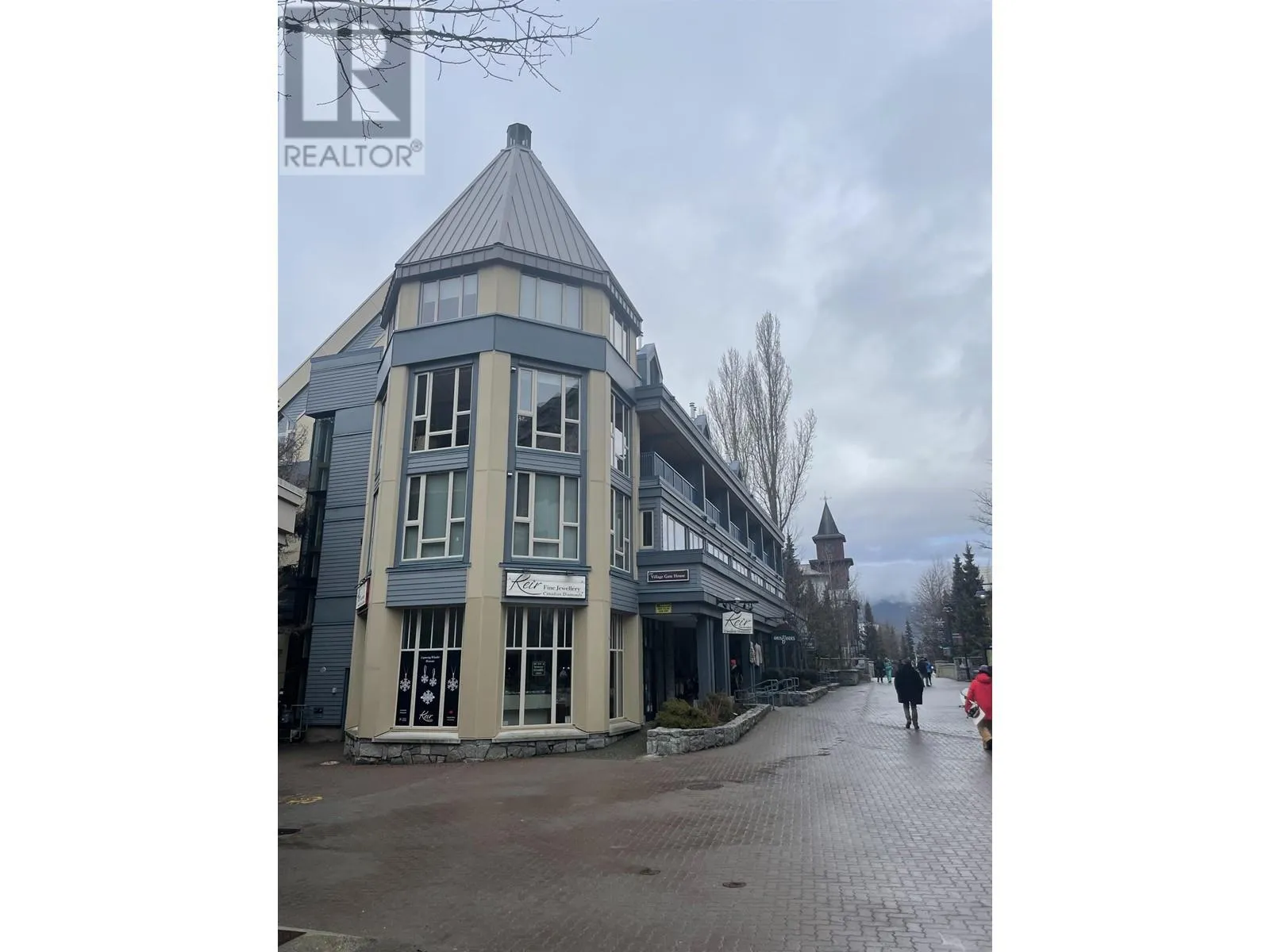 Apartment for rent: 203 Wk8-4321 Village Gate, Whistler, British Columbia V0N 1B4