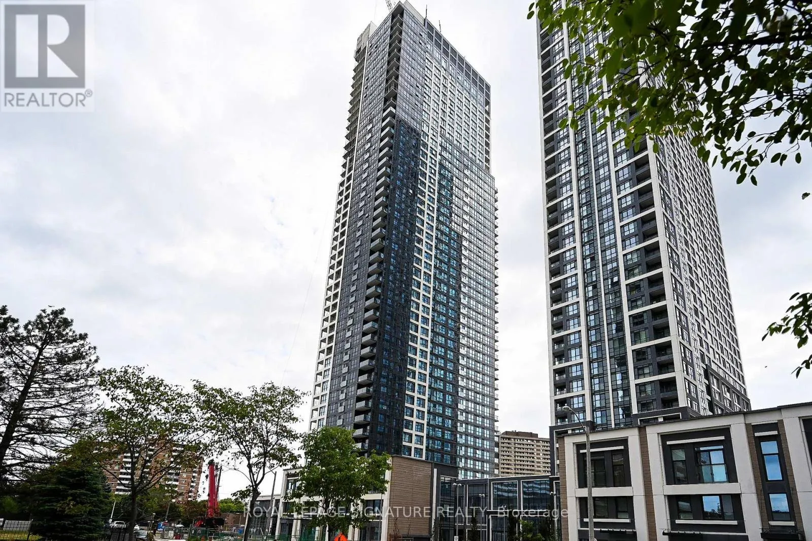 Apartment for rent: 2032 - 5 Mabelle Avenue, Toronto, Ontario M9A 0C8