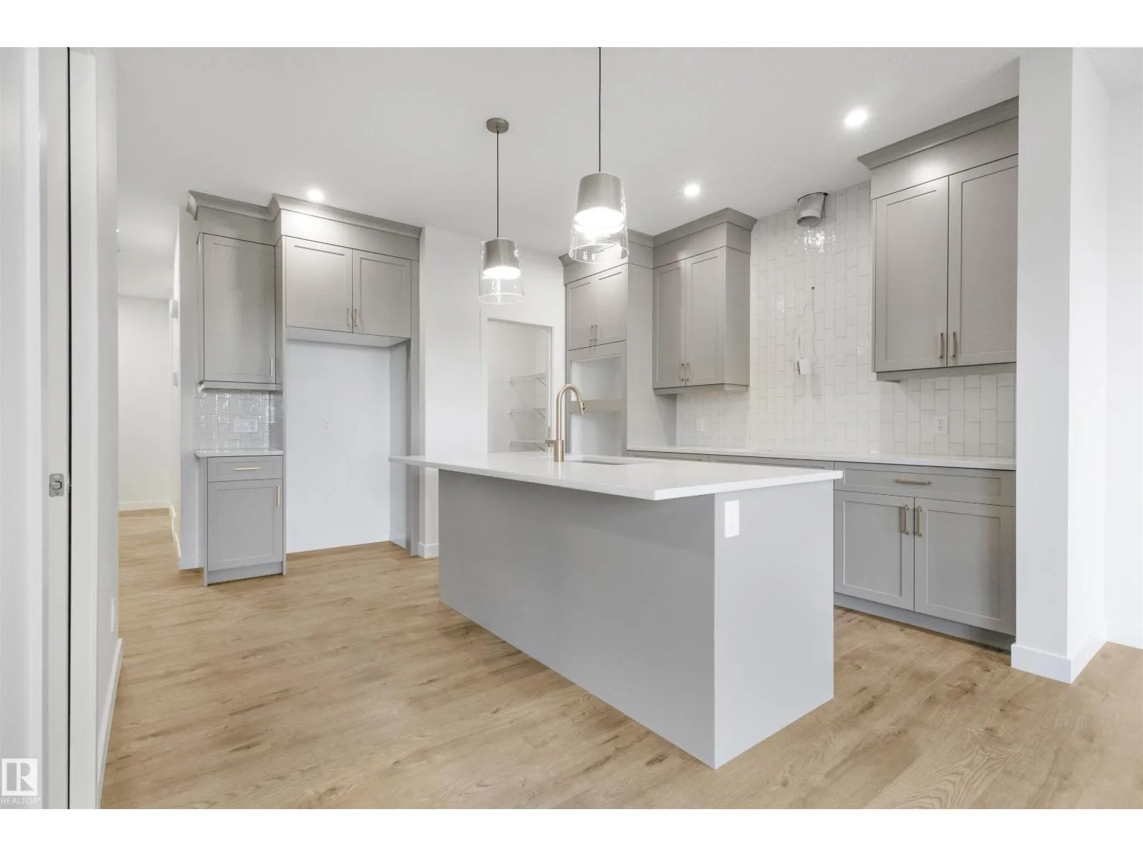 House for rent: 2034 Muckleplum Li Sw, Edmonton, Alberta T6X 3J9