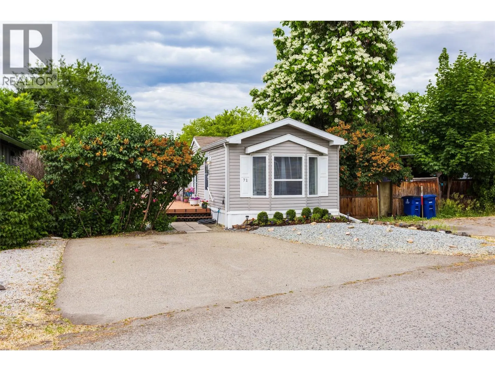 Manufactured Home for rent: 2035 Boucherie Road Unit# 71, West Kelowna, British Columbia V4T 1Z8