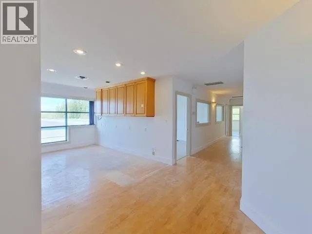 203-7385 Duncan Street, Powell River, British Columbia V8A 1W6