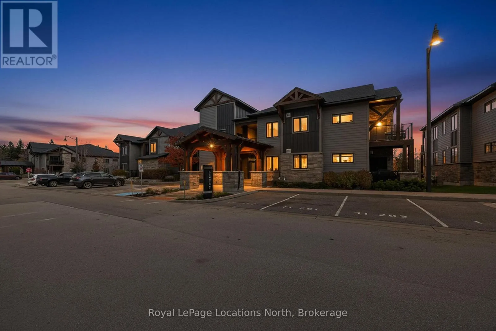 Apartment for rent: 204 - 11 Beausoleil Lane, Blue Mountains, Ontario L9Y 0H2