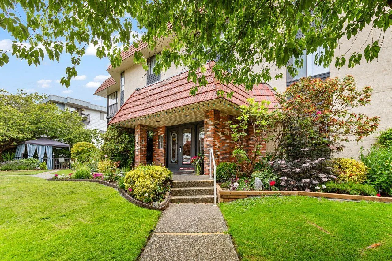 Apartment for rent: 204 1458 Blackwood Street, White Rock, British Columbia V4B 3V4