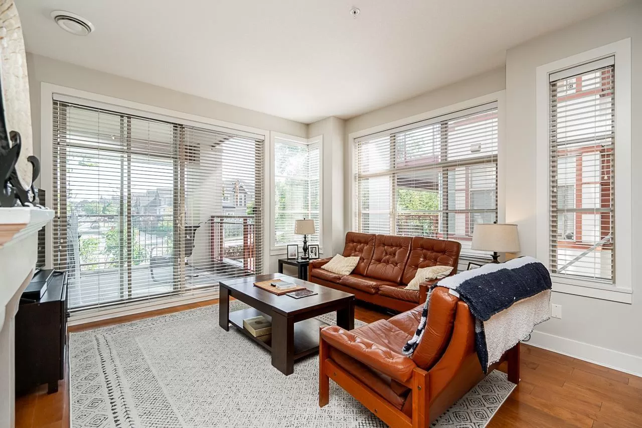 Apartment for rent: 204 16469 64 Avenue, Surrey, British Columbia V3S 6V7