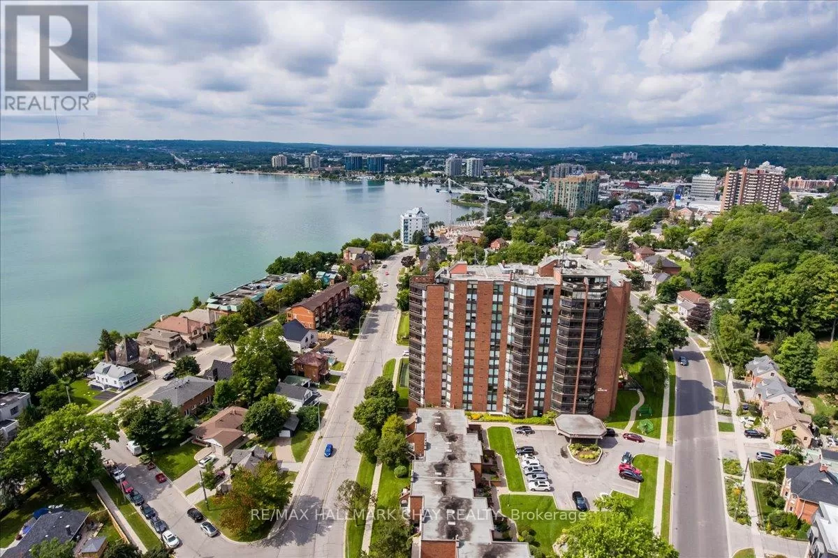 Apartment for rent: 204 - 181 Collier Street, Barrie, Ontario L4M 5L6