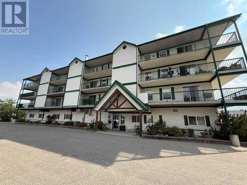 Apartment for rent: 204, 228 Pembina Avenue, Hinton, Alberta T7V 0A5