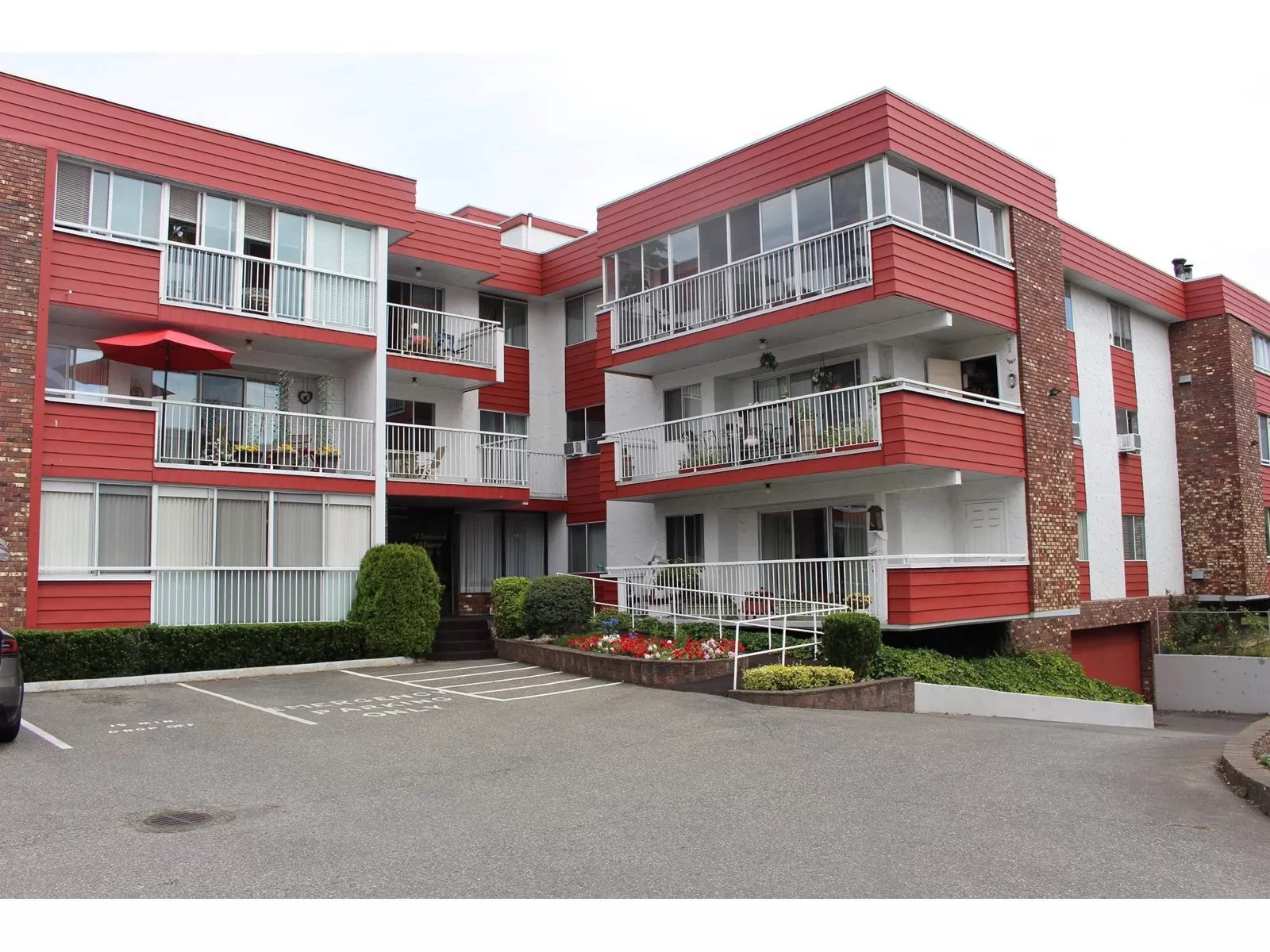 Apartment for rent: 204 32025 Tims Avenue, Abbotsford, British Columbia V2T 2H3