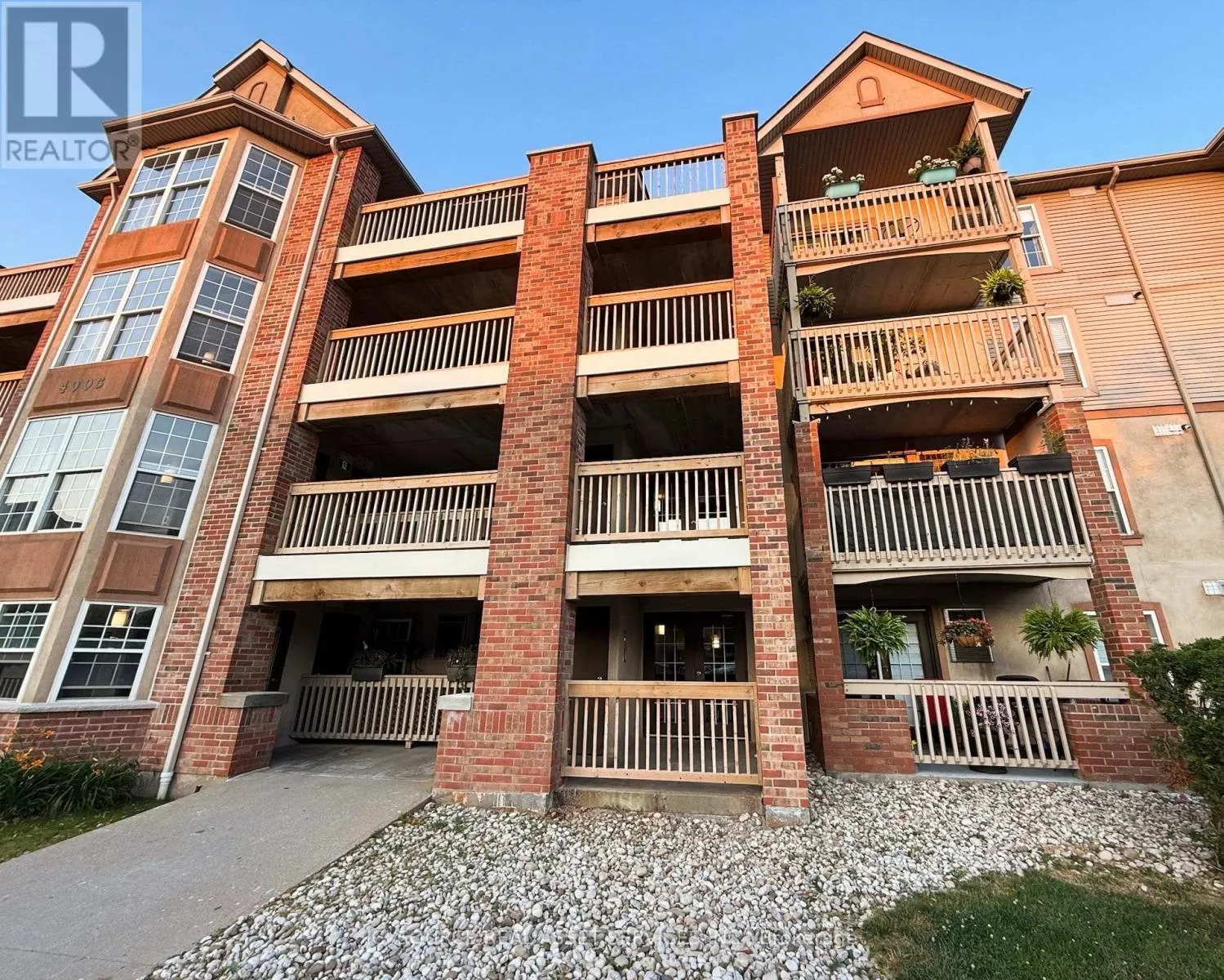 Apartment for rent: 204 - 4003 Kilmer Drive, Burlington, Ontario L7M 4M1