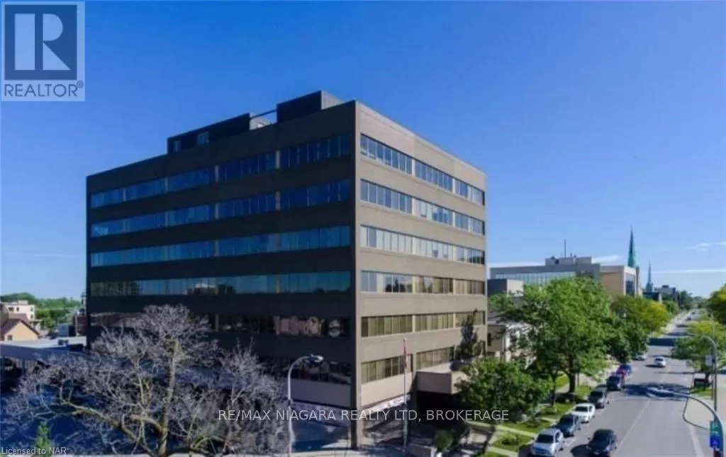 Retail for rent: 204 - 43 Church Street, St. Catharines, Ontario L2R 7E1