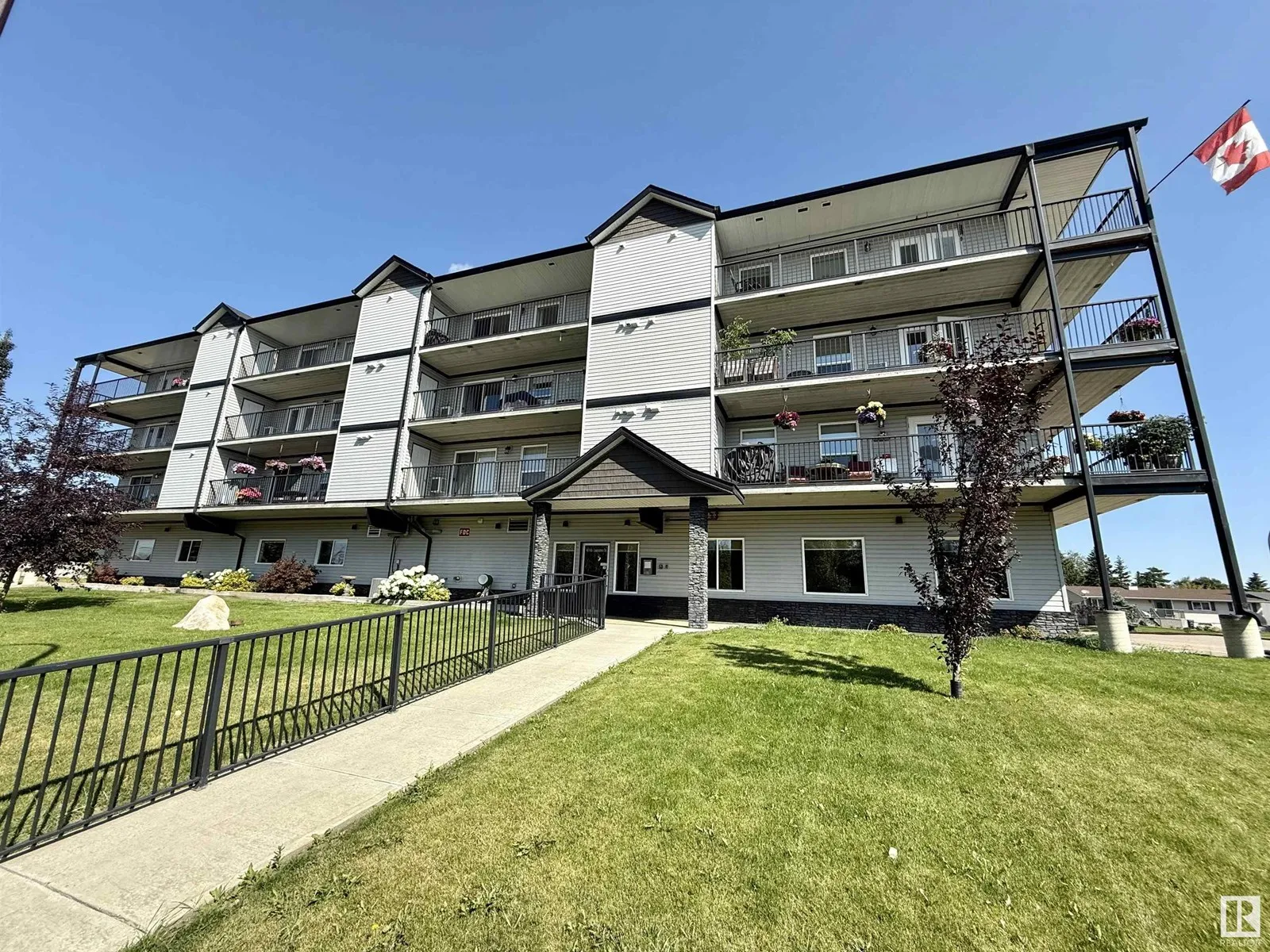 Apartment for rent: #204 4614a Lakeshore Drive, St. Paul Town, Alberta T0A 3A3