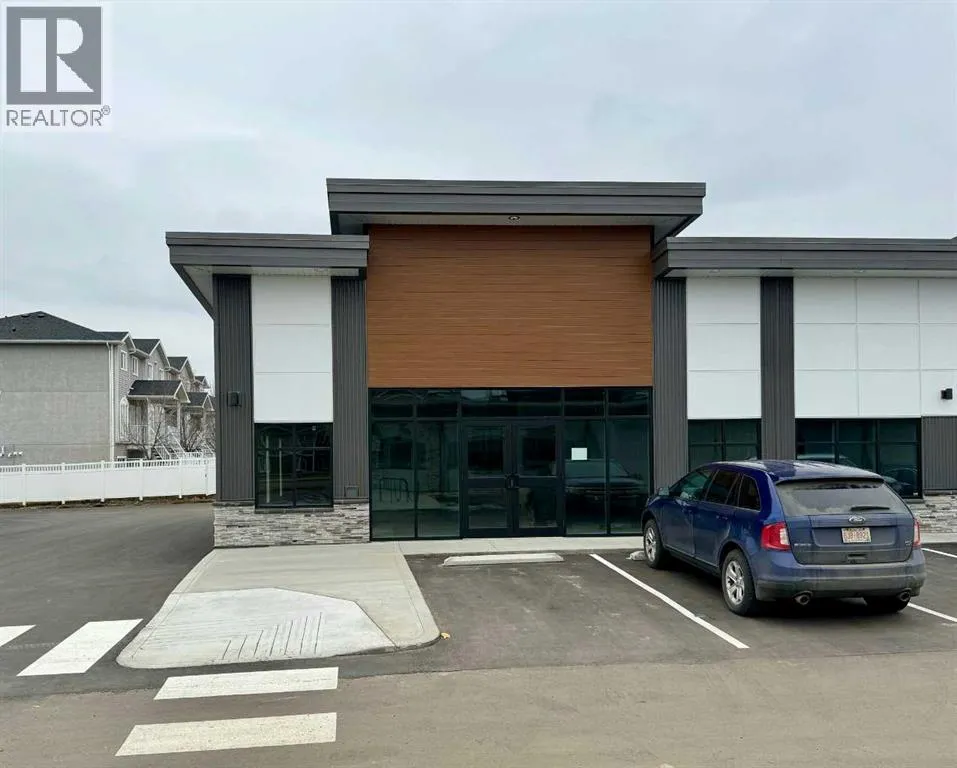 Commercial Mix for rent: 204, 4979 Southlands Drive Se, Medicine Hat, Alberta T1B 0E9