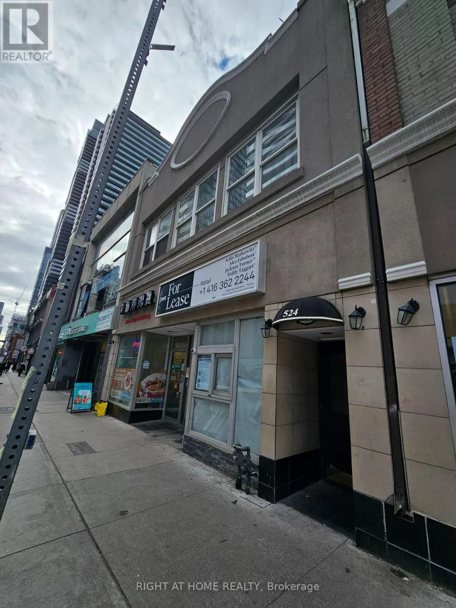 Other for rent: 204 - 524 Yonge Street, Toronto, Ontario M4Y 1X9