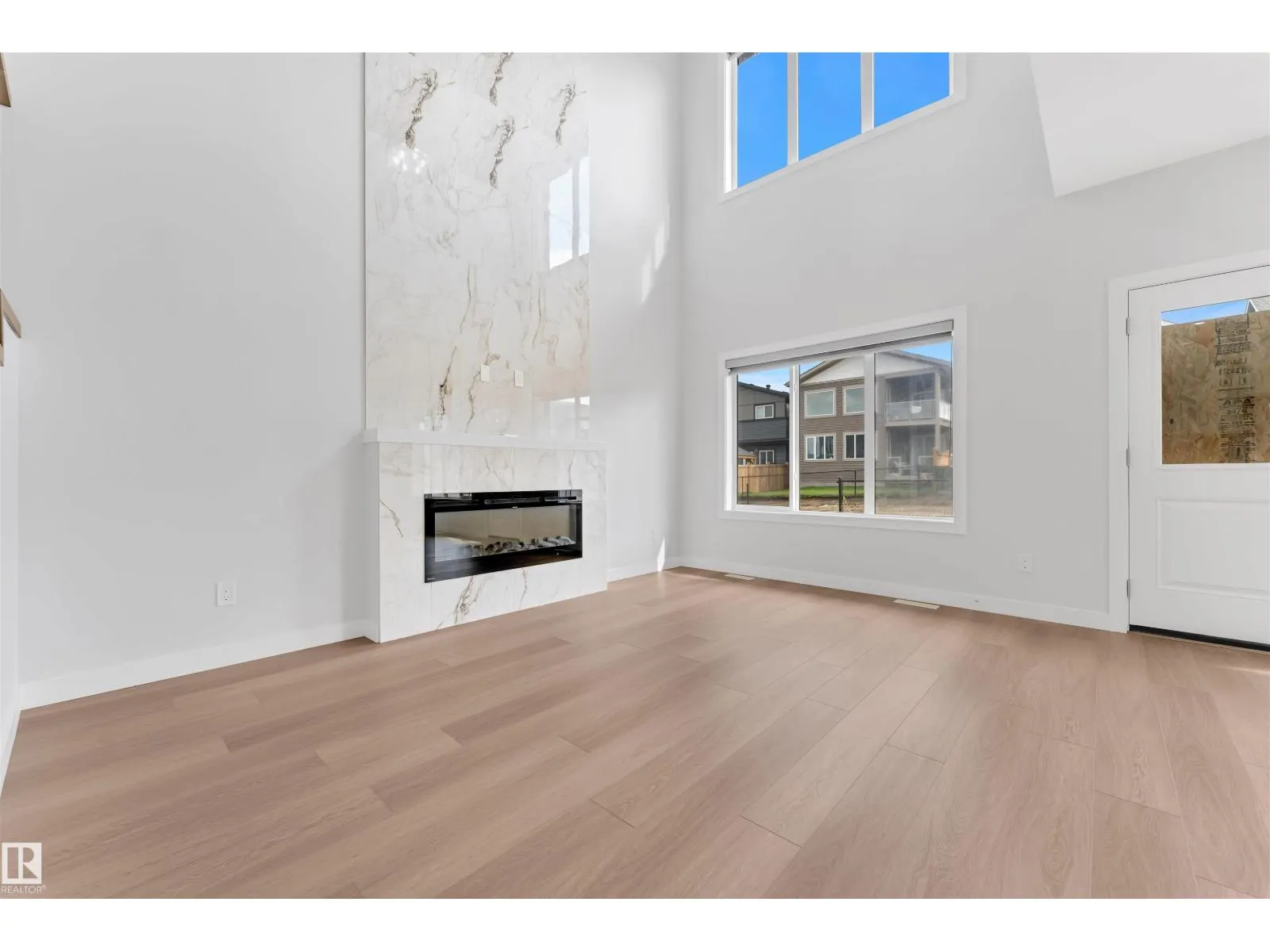 House for rent: 204 Crystal Creek Dr, Leduc, Alberta T9E 0X6