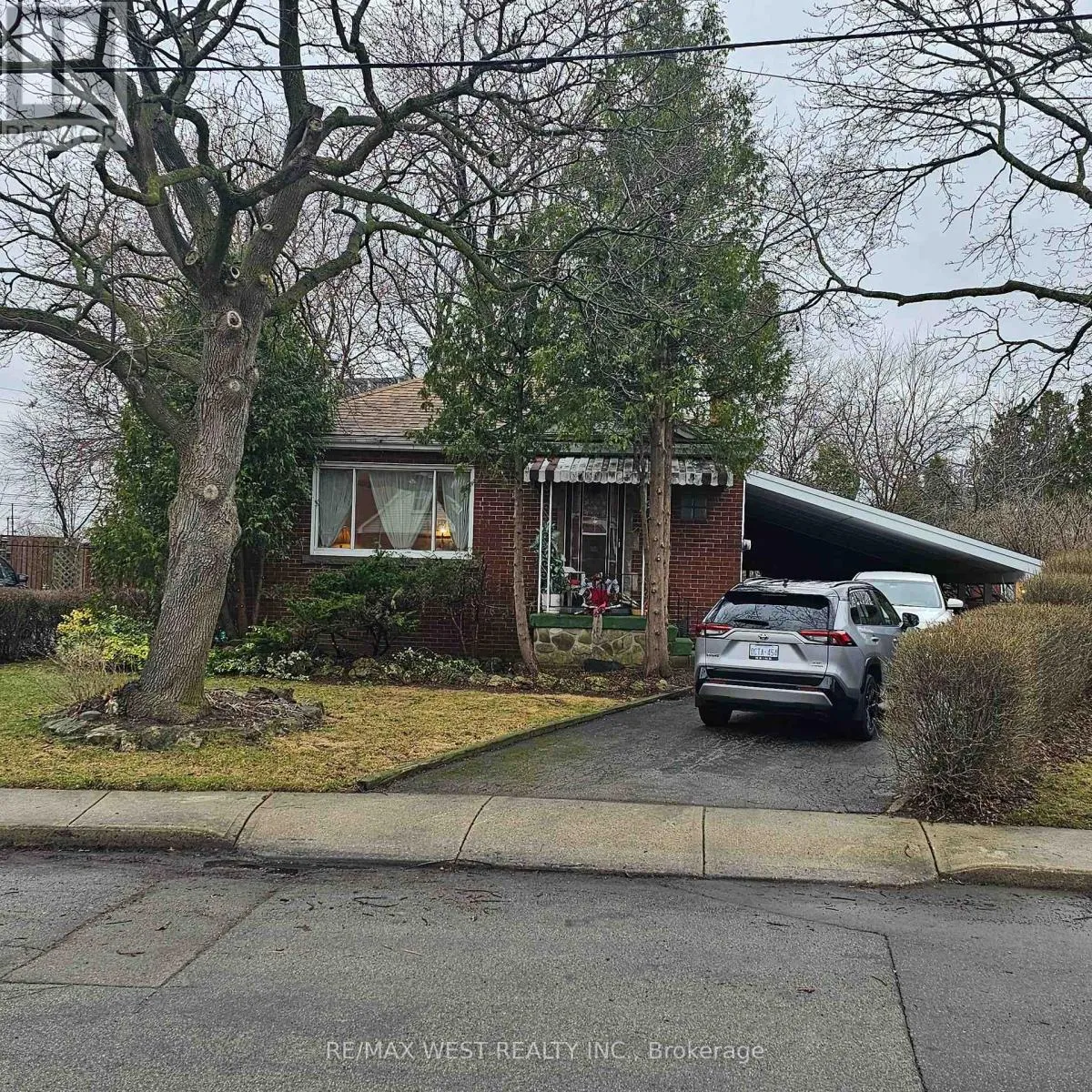 House for rent: 204 David Avenue, Hamilton, Ontario L9A 3V5