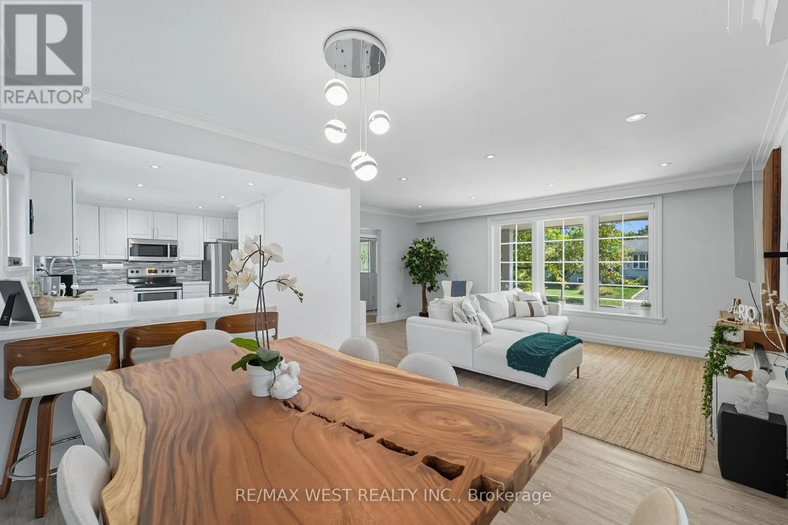 House for rent: 204 Jeffcoat Drive, Toronto, Ontario M9W 3C9