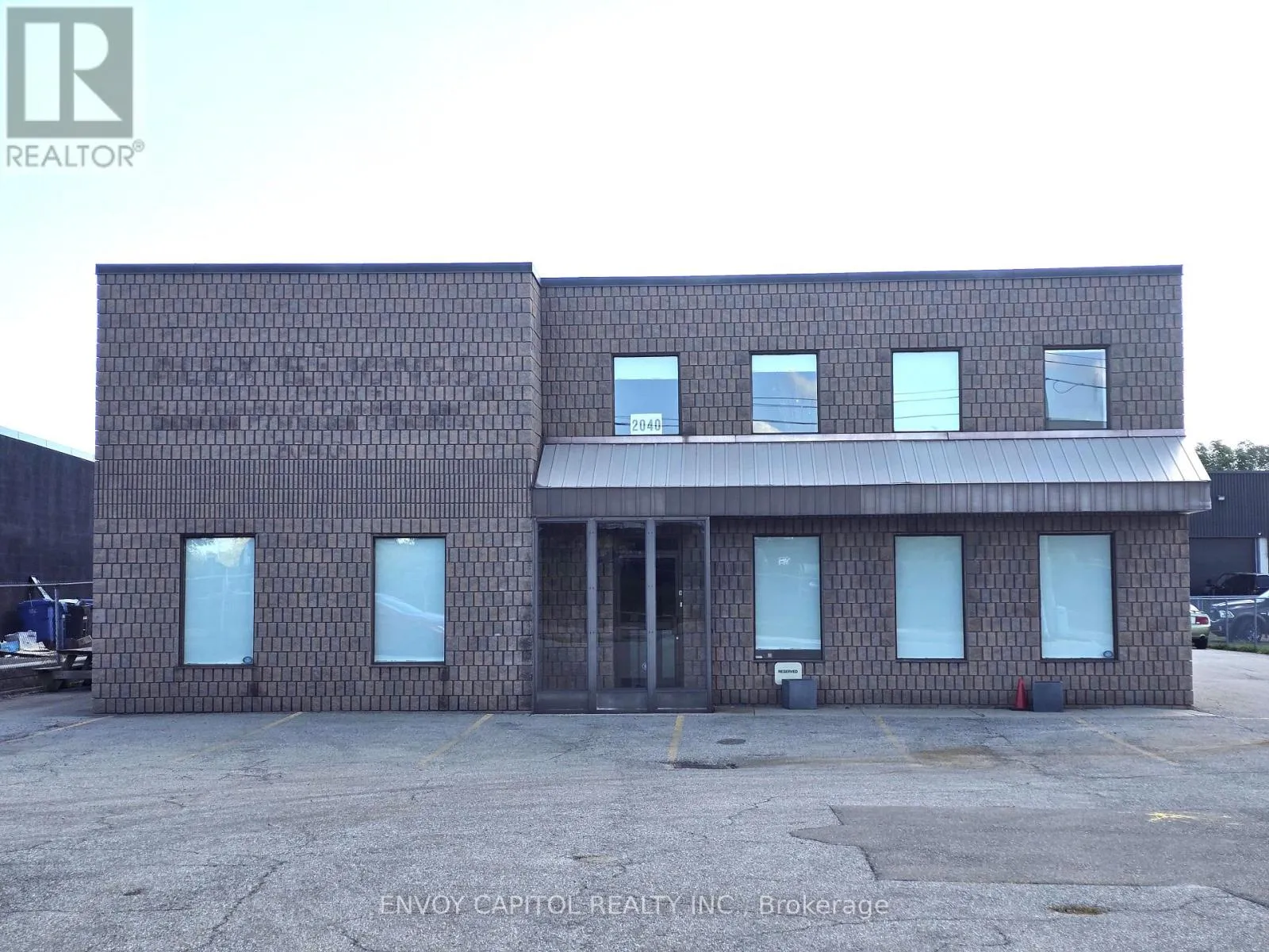 2040 Speers Road, Oakville, Ontario L6L 2X8