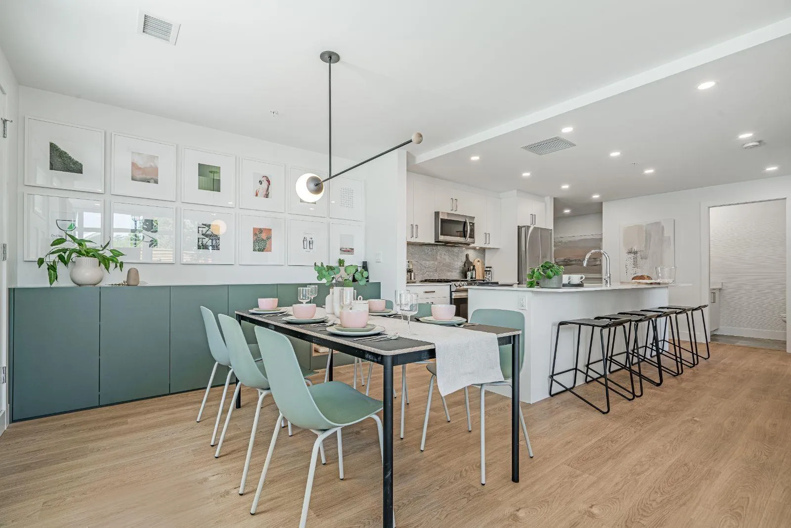 Apartment for rent: 20449 Park Avenue, Langley, British Columbia V3A 4N2