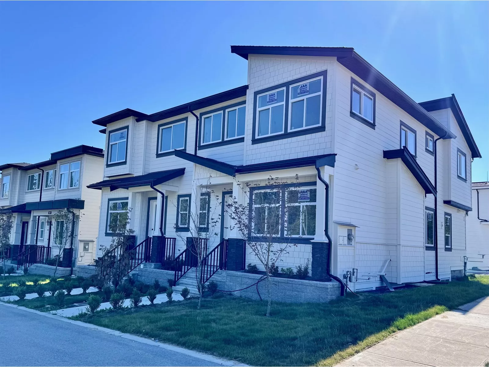 Duplex for rent: 2045 168 Street, Surrey, British Columbia V3Z 1H1