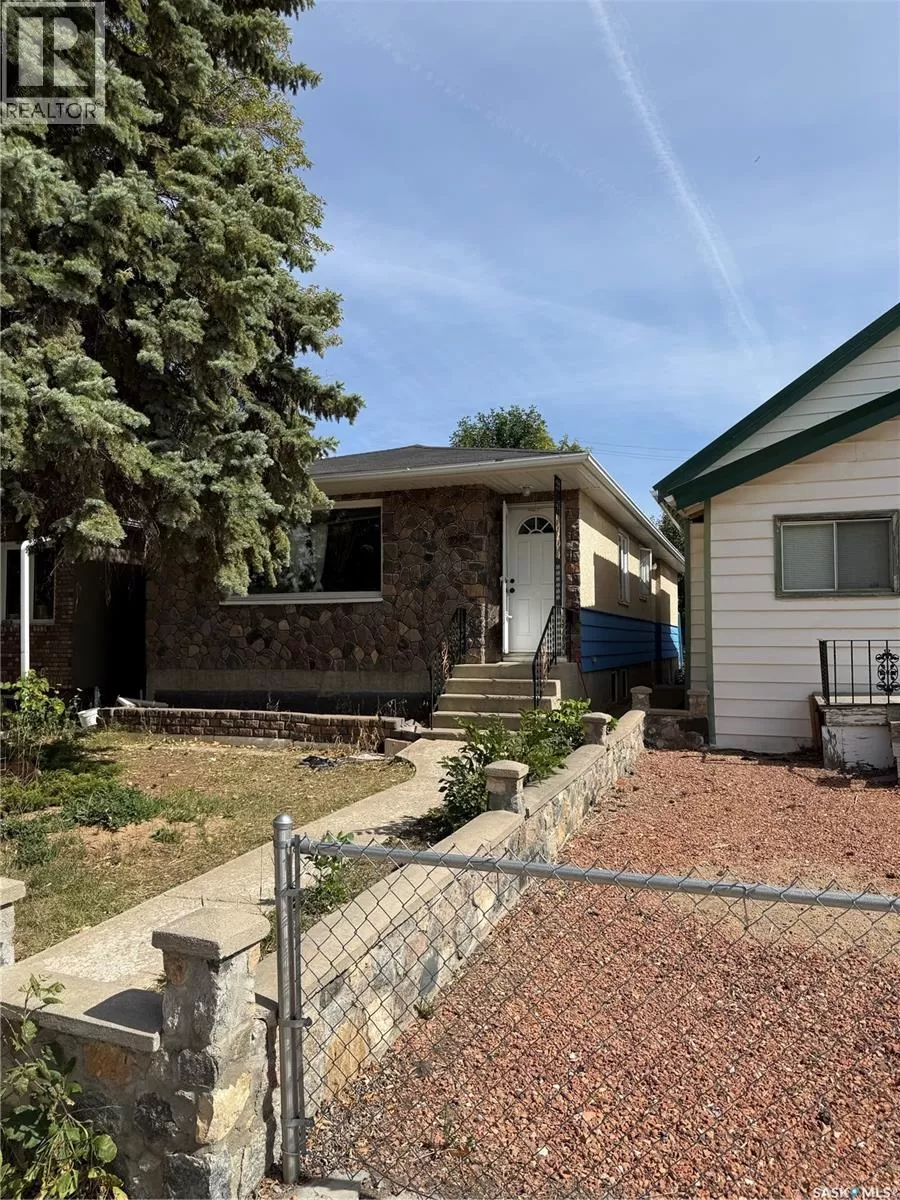 House for rent: 2045 Montreal Street, Regina, Saskatchewan S4P 1L5