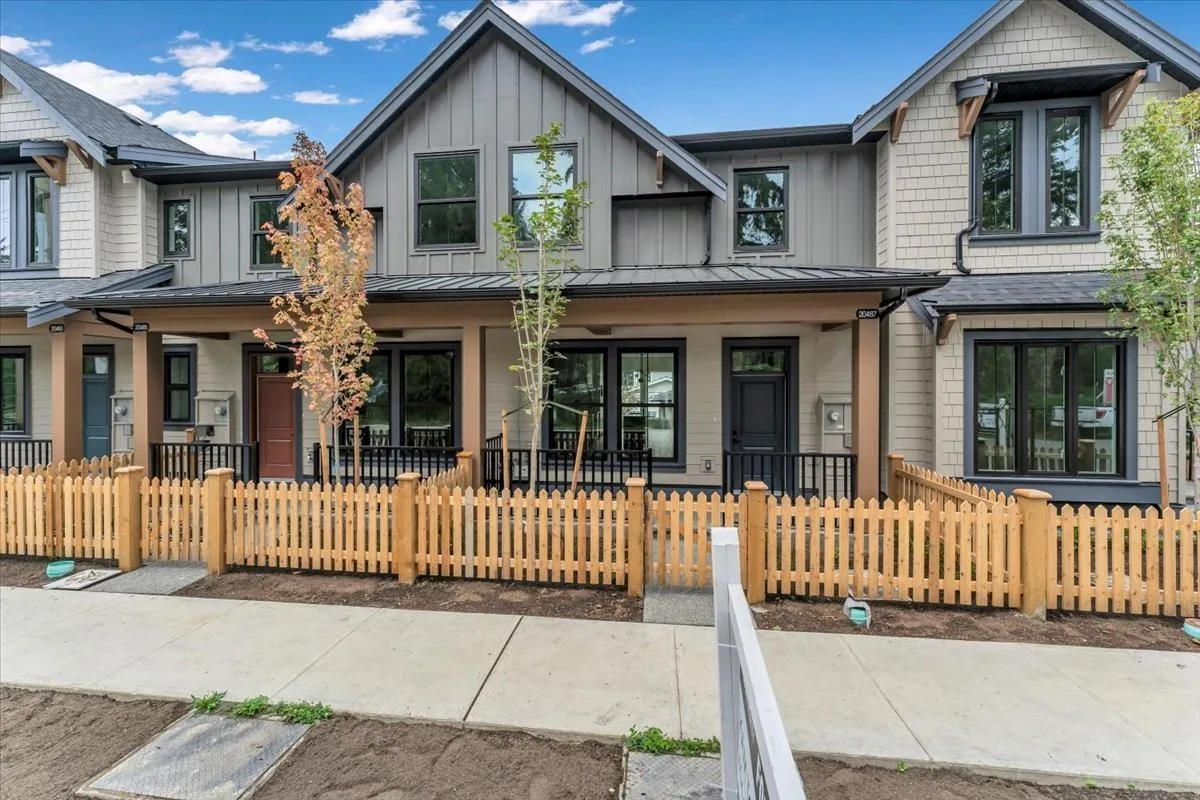 Row / Townhouse for rent: 20487 74b Avenue, Langley, British Columbia V2Y 1V5